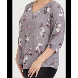 torrid Gray Floral V‑Neck Blouse with Pink & White Blooms